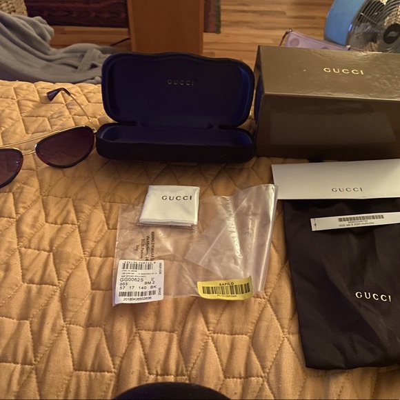 Authentic new Gucci round sunglasses classic mint condition vintage style